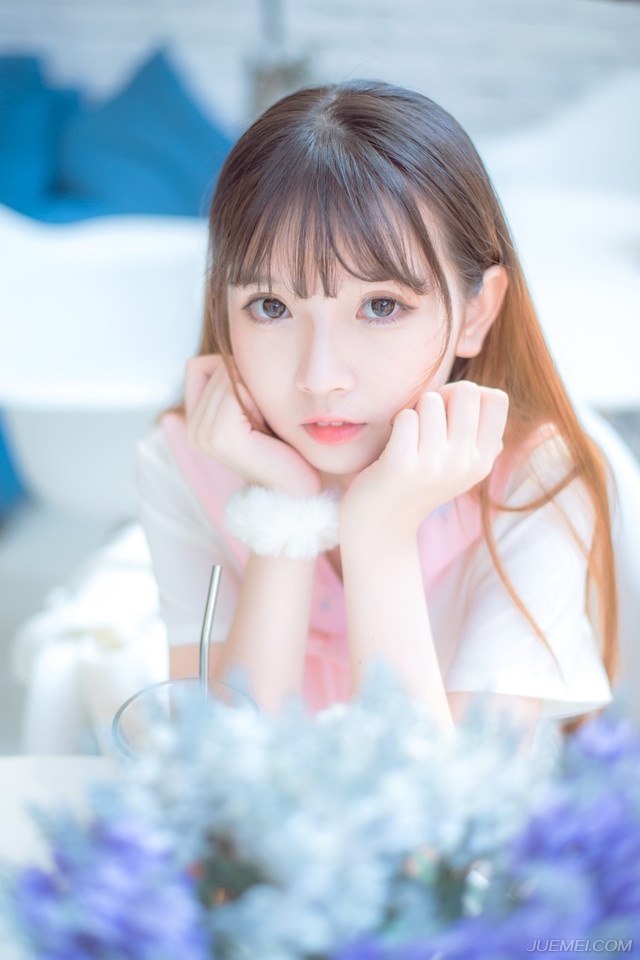 “告诉各营战士，莫要抵抗，不会有事的。”孟达淡然道。
